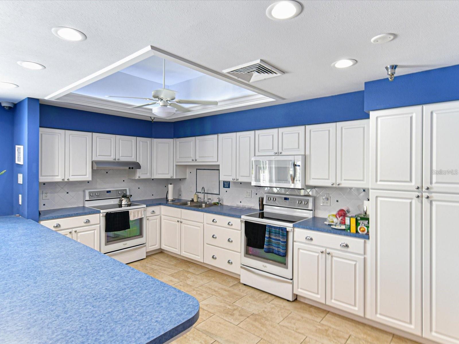 9512 COLONIAL DR, BRADENTON, FL, 34210