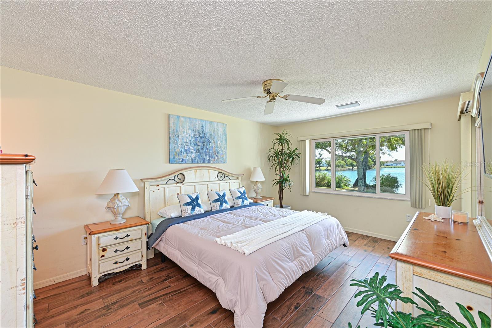 9512 COLONIAL DR, BRADENTON, FL, 34210