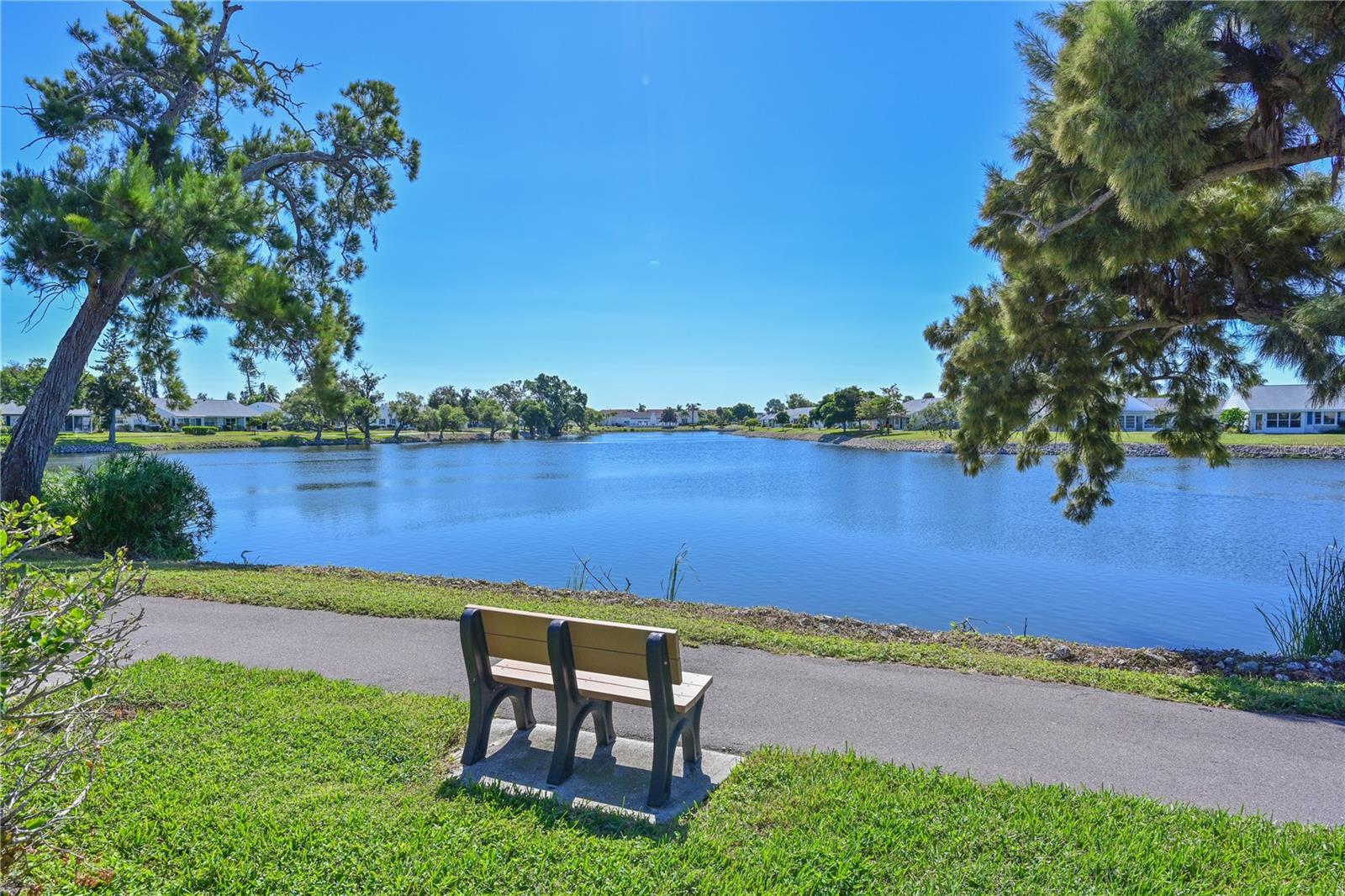 9512 COLONIAL DR, BRADENTON, FL, 34210