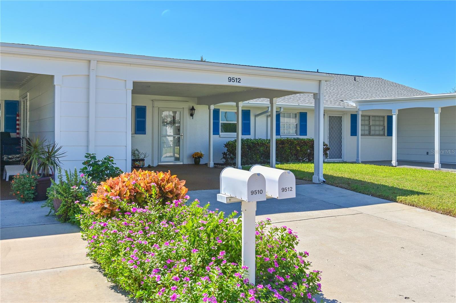 9512 COLONIAL DR, BRADENTON, FL, 34210