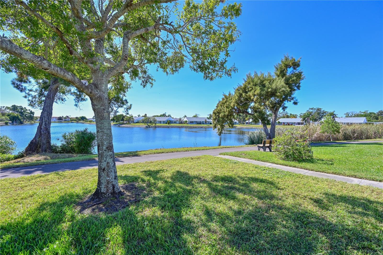 9512 COLONIAL DR, BRADENTON, FL, 34210