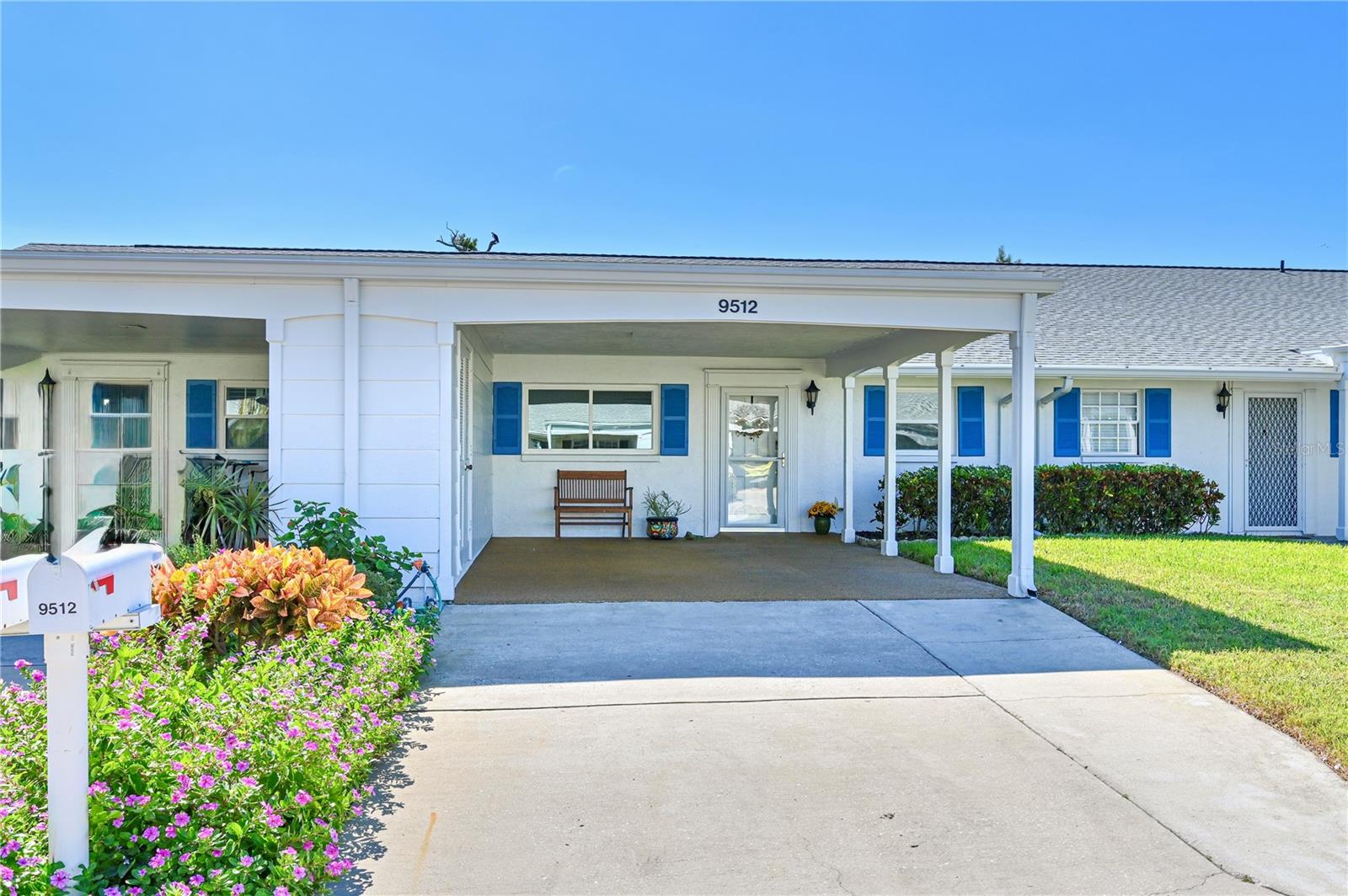 9512 COLONIAL DR, BRADENTON, FL, 34210