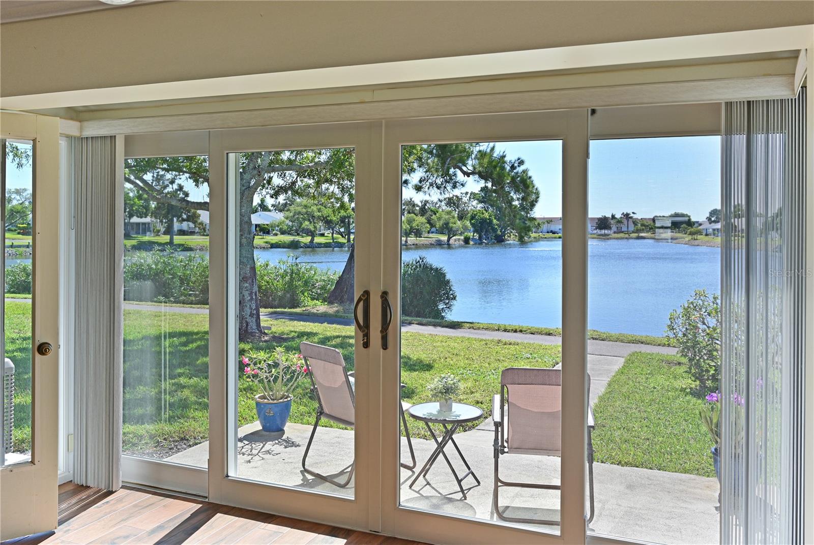 9512 COLONIAL DR, BRADENTON, FL, 34210