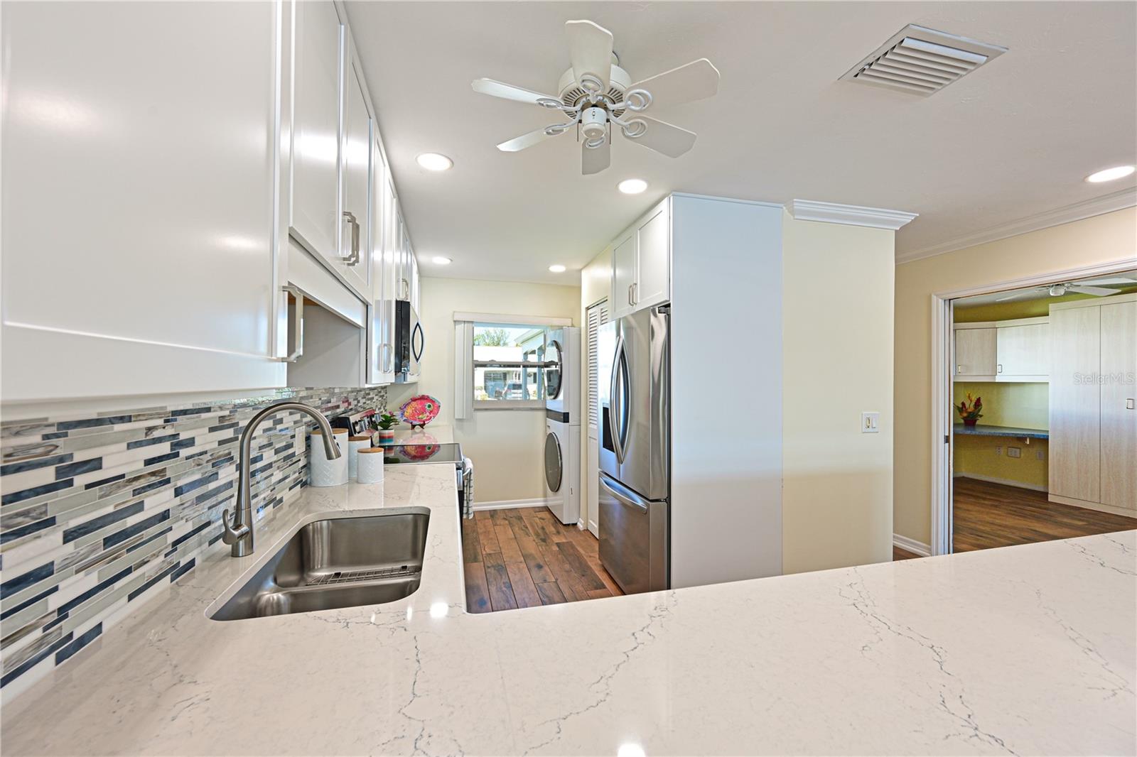 9512 COLONIAL DR, BRADENTON, FL, 34210