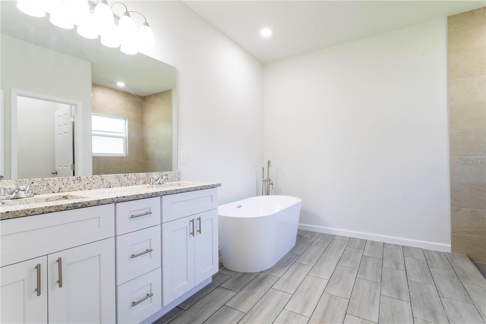 560 KINGFISHER DR, KISSIMMEE, FL, 34759