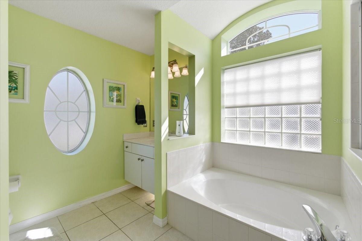 8 WAINMONT PL, PALM COAST, FL, 32164