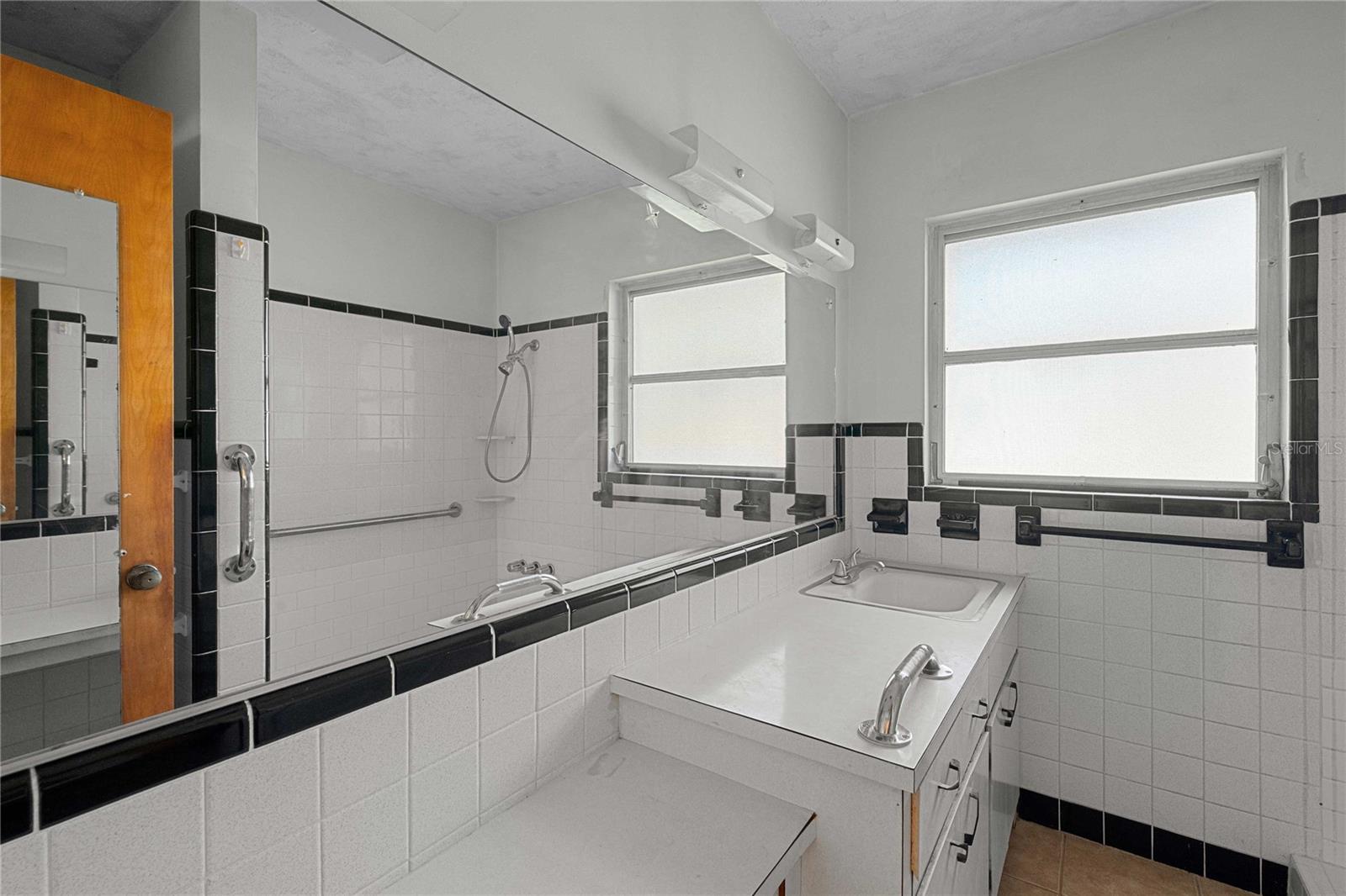 TB8441226 Property Photo
