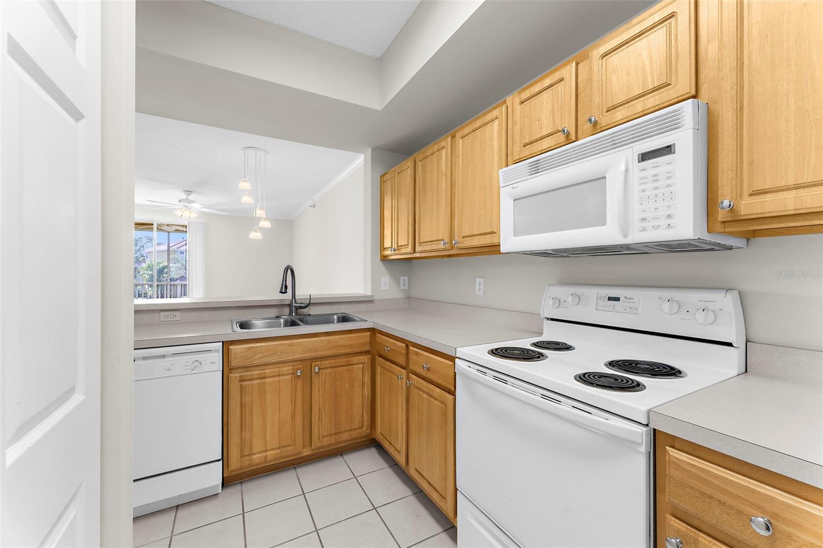 5001 BARALDI CIR #22-211, SARASOTA, FL, 34235