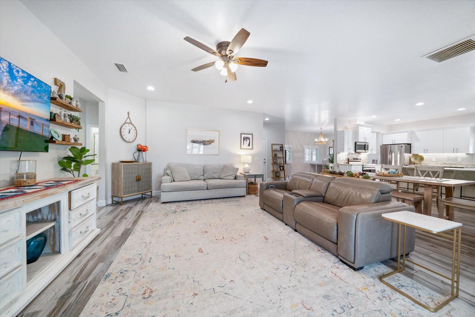 560 CLEARWATER LARGO RD S, LARGO, FL, 33770