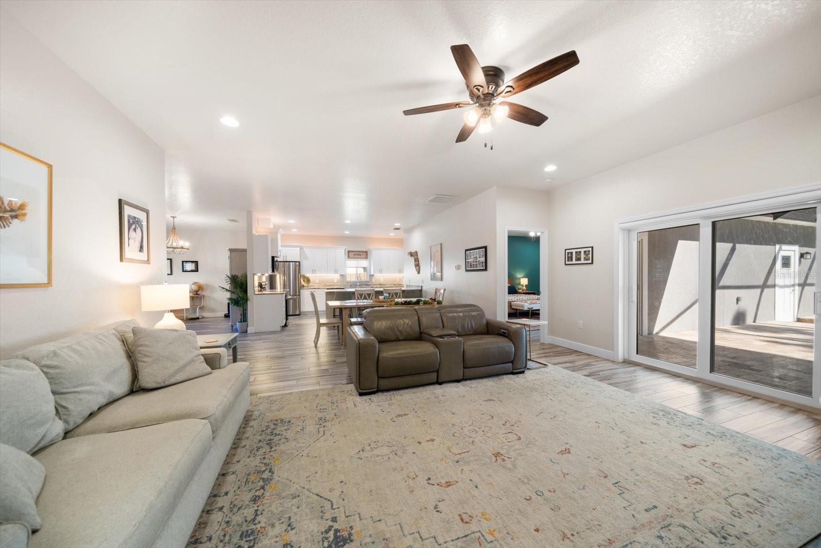 560 CLEARWATER LARGO RD S, LARGO, FL, 33770