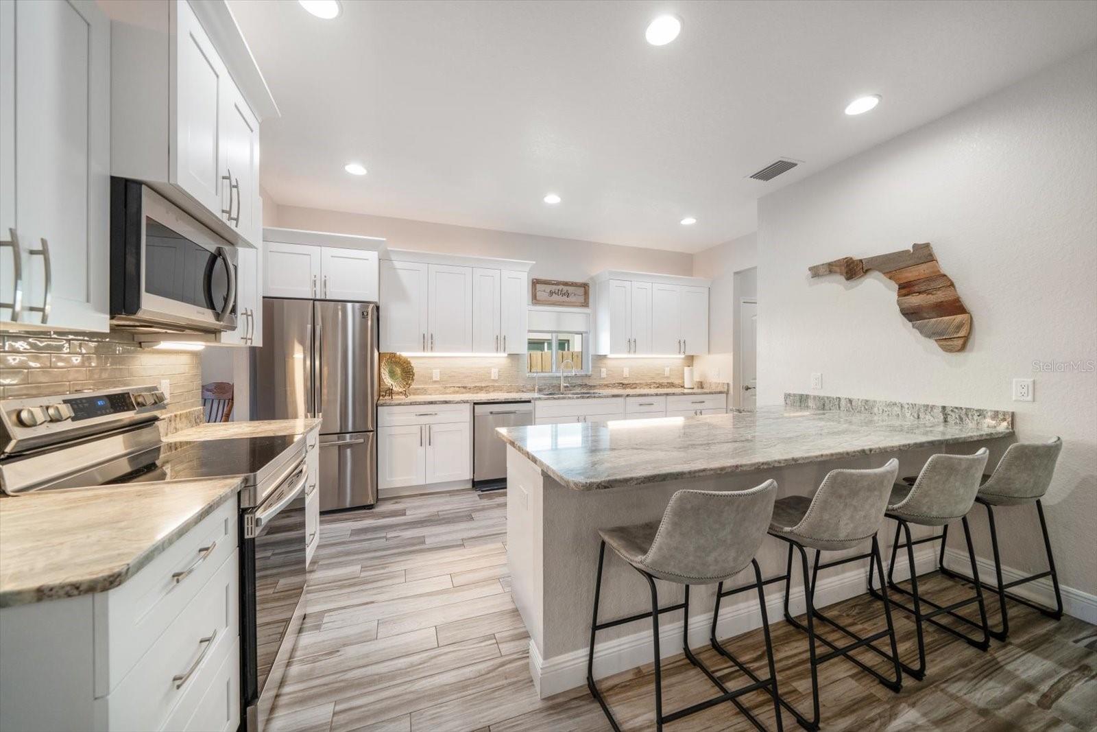 560 CLEARWATER LARGO RD S, LARGO, FL, 33770