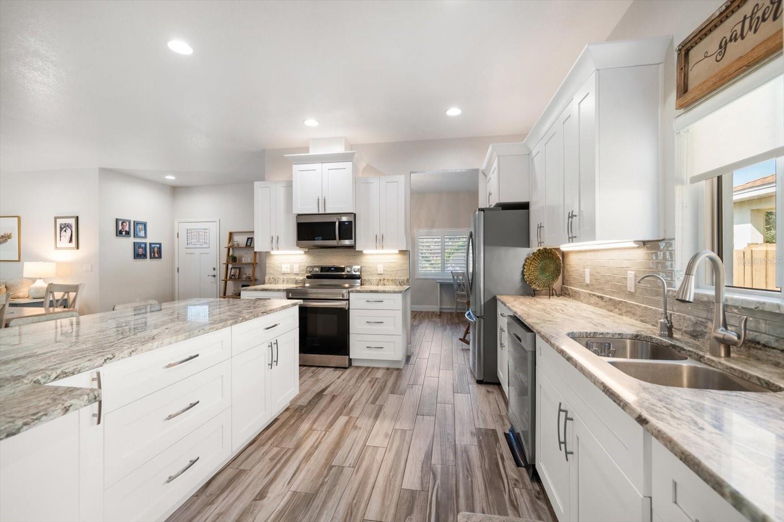 560 CLEARWATER LARGO RD S, LARGO, FL, 33770