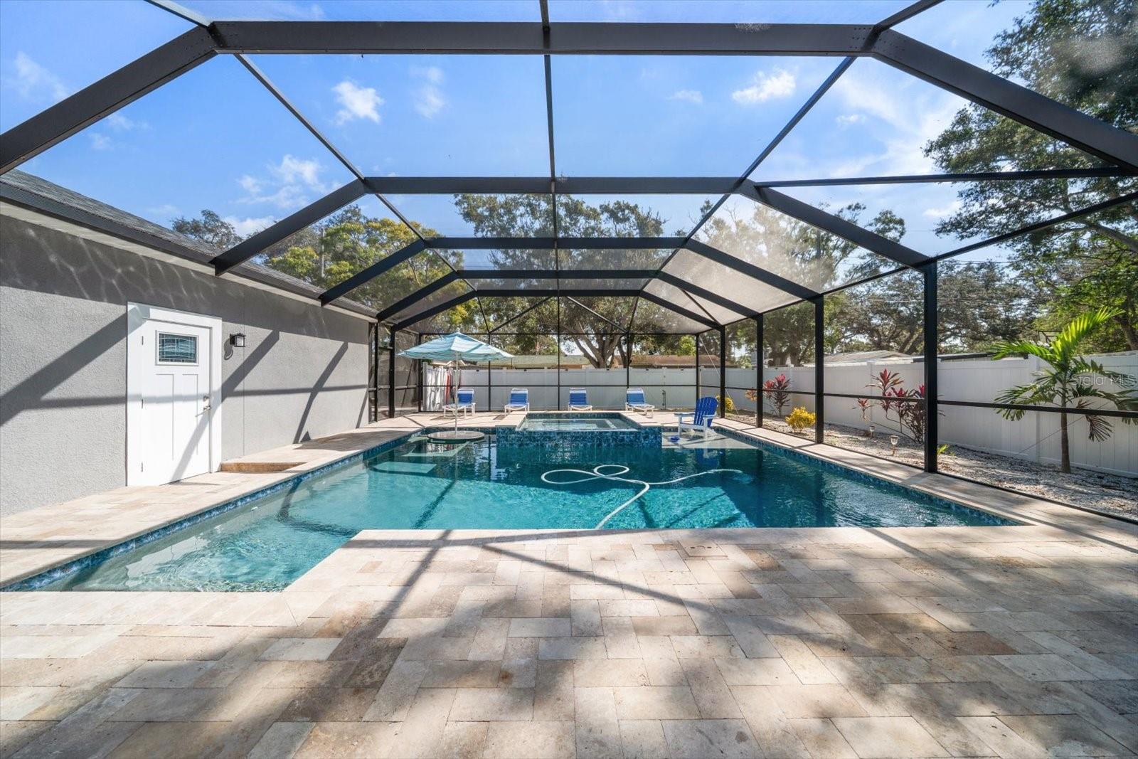 560 CLEARWATER LARGO RD S, LARGO, FL, 33770