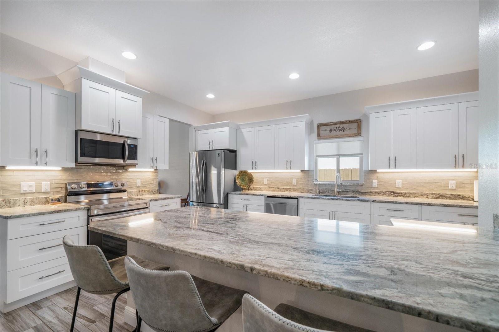 560 CLEARWATER LARGO RD S, LARGO, FL, 33770