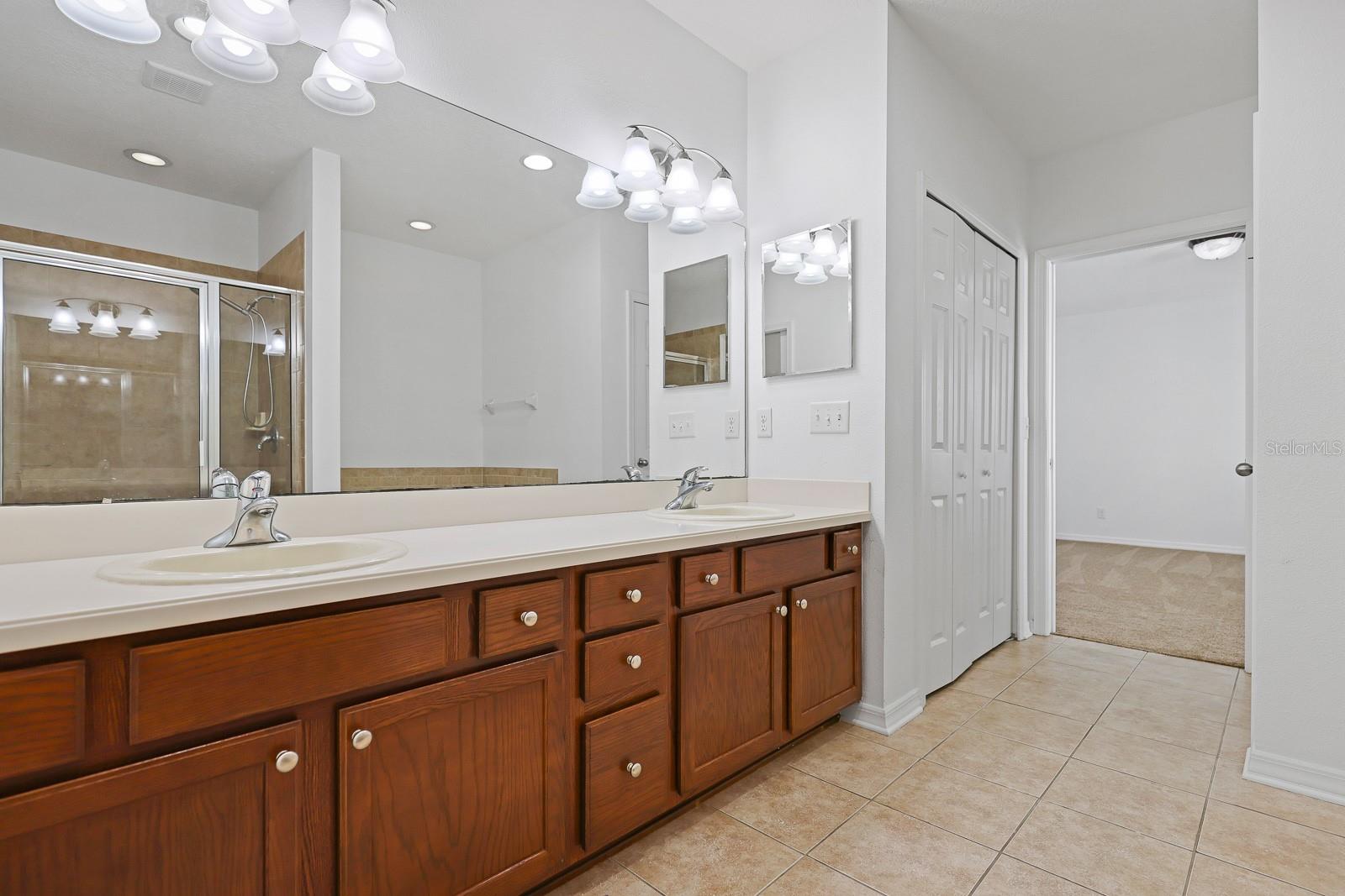 5917 GRAND LONEOAK LN, LITHIA, FL, 33547