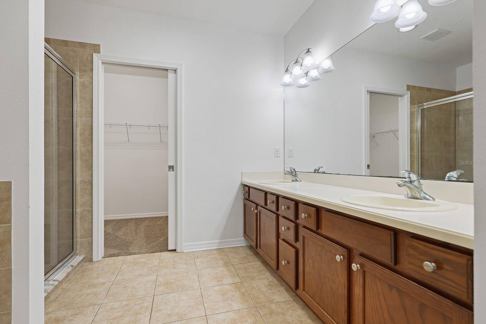 5917 GRAND LONEOAK LN, LITHIA, FL, 33547