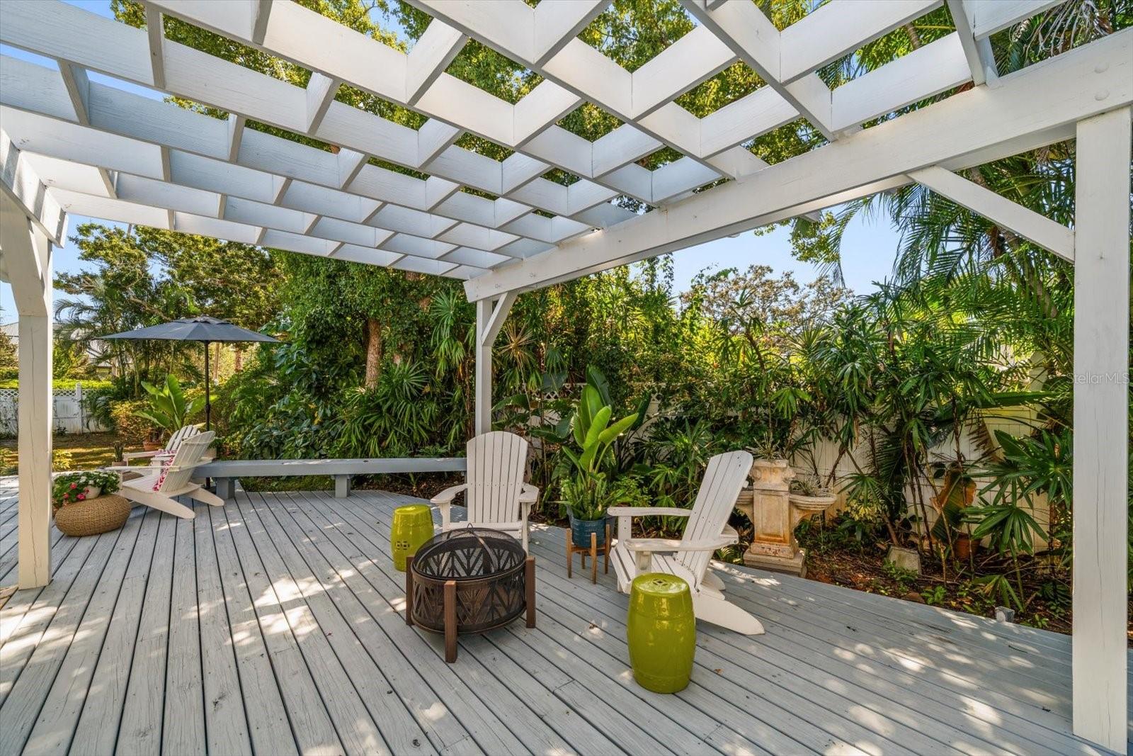 503 POINSETTIA RD, BELLEAIR, FL, 33756