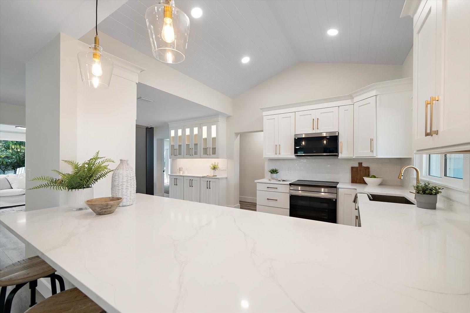 503 POINSETTIA RD, BELLEAIR, FL, 33756