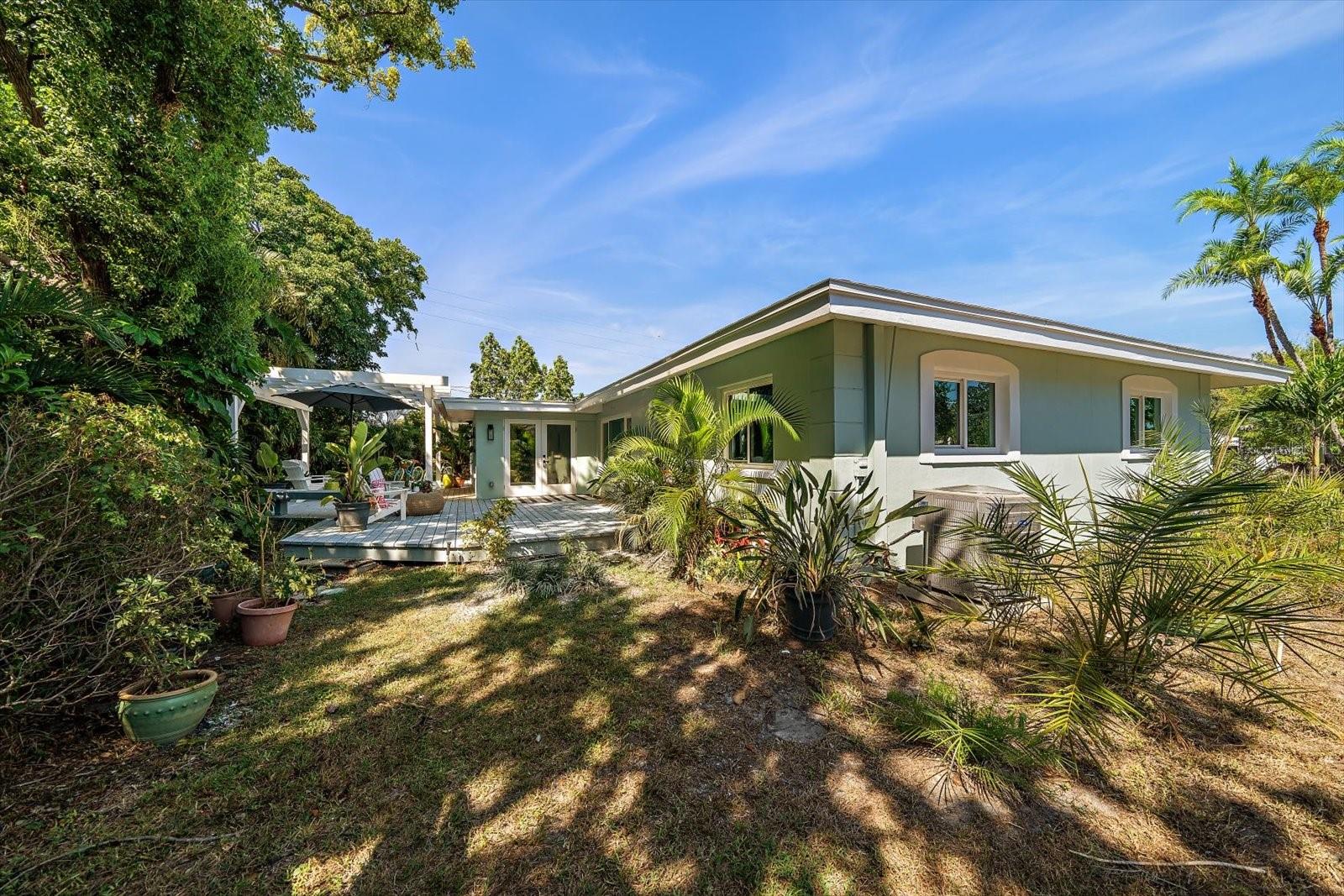 503 POINSETTIA RD, BELLEAIR, FL, 33756