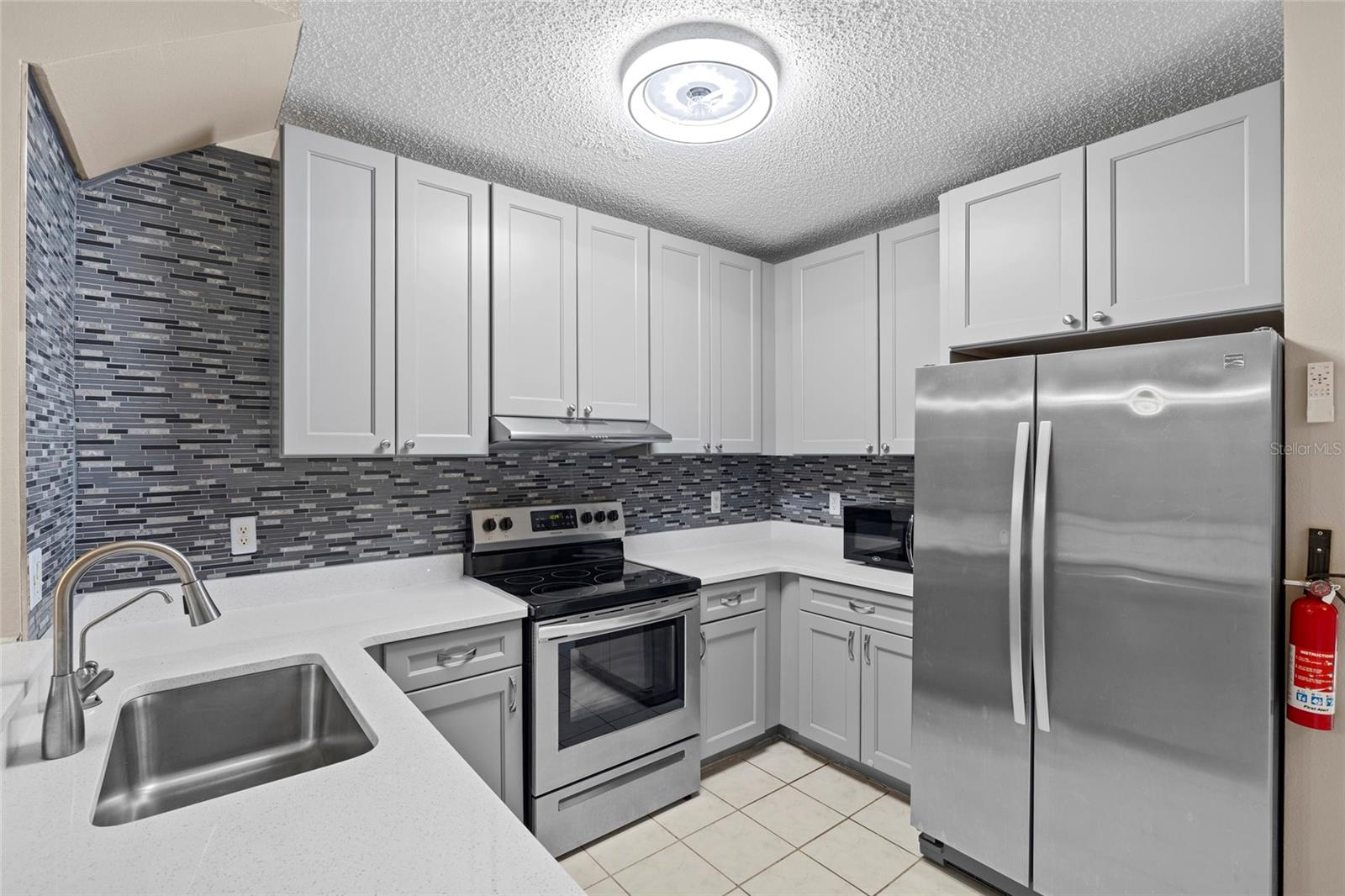 6333 OSPREY LAKE CIR, RIVERVIEW, FL, 33578