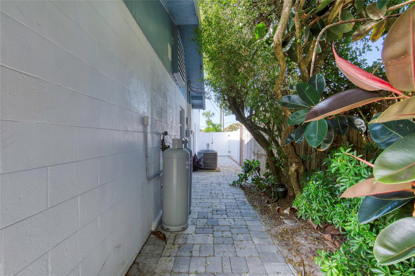 4715 MONTROSE AVE, PONCE INLET, FL, 32127