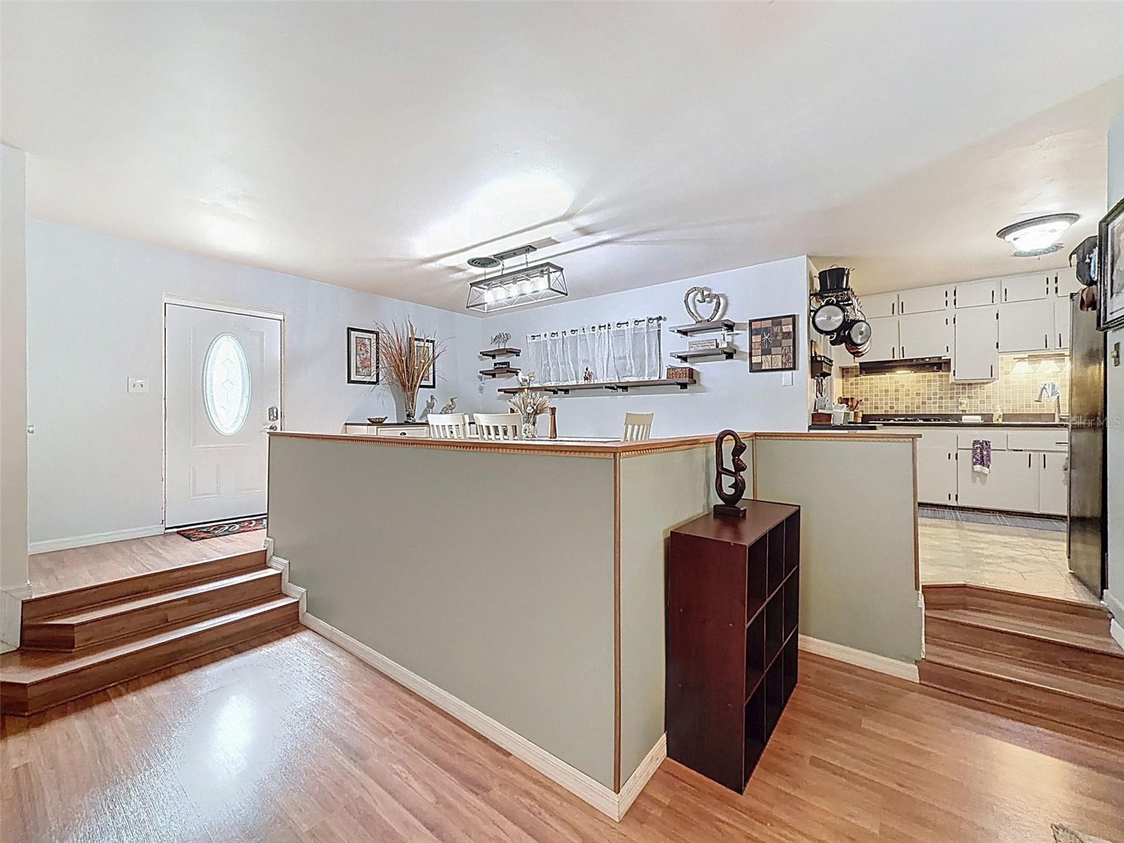 L4956822 Property Photo