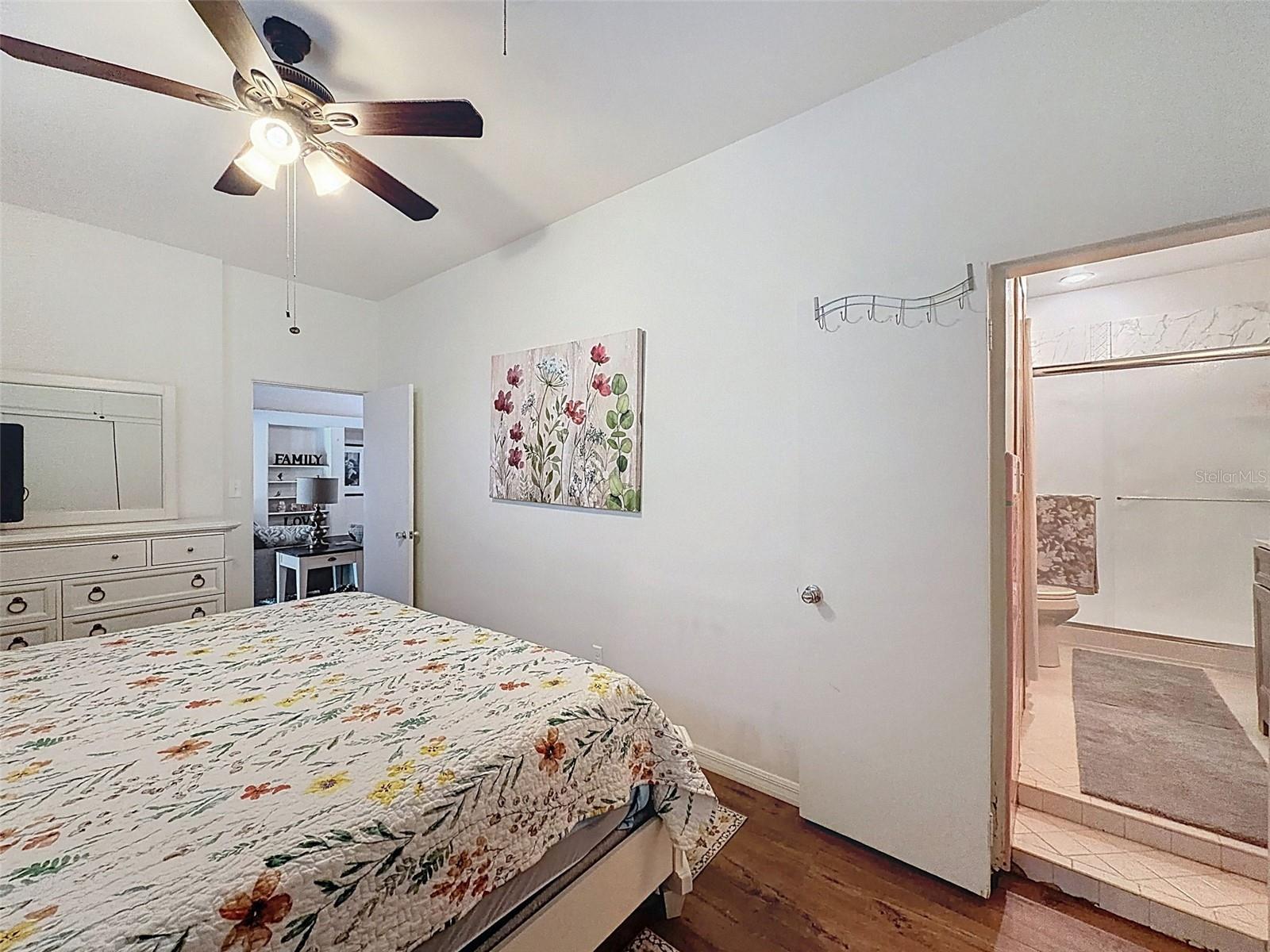 L4956822 Property Photo