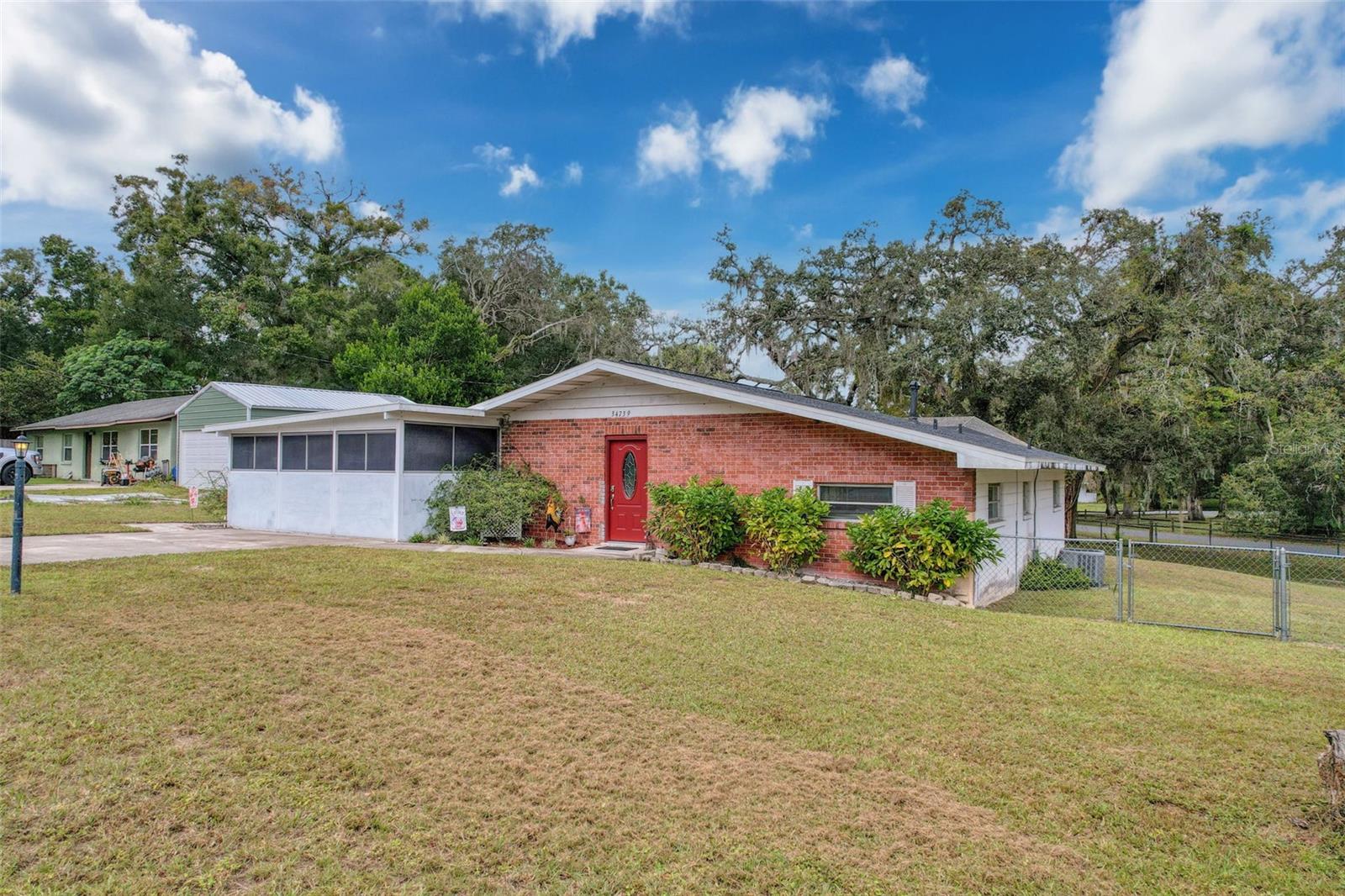 L4956822 Property Photo