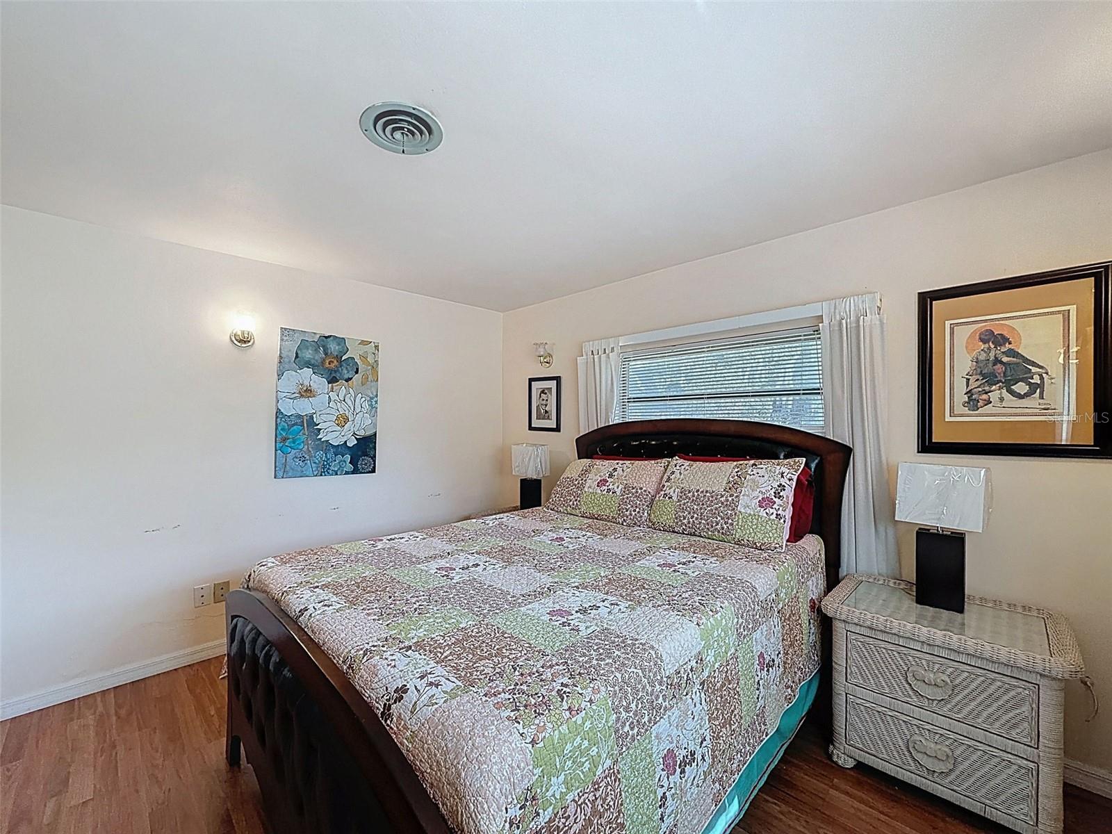 L4956822 Property Photo