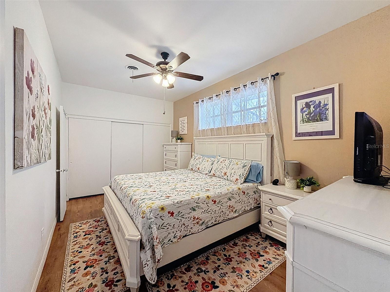 L4956822 Property Photo