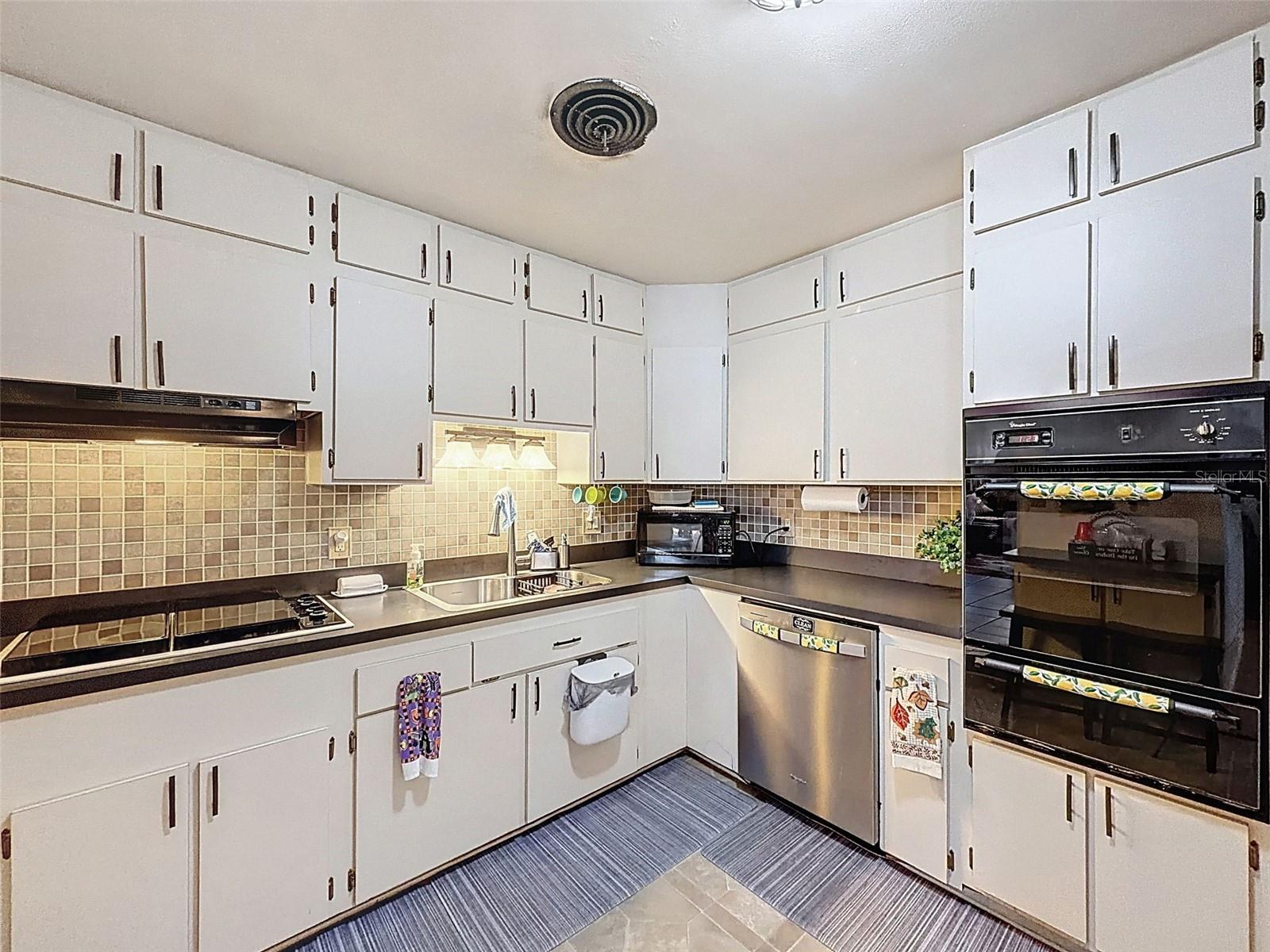 L4956822 Property Photo