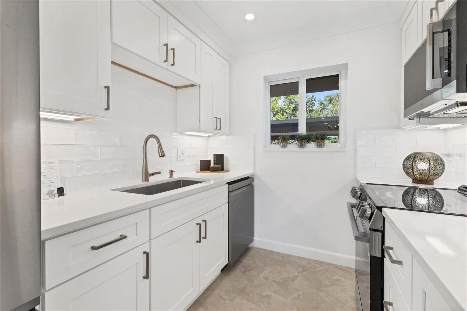 3810 GULF OF MEXICO DR #F105, LONGBOAT KEY, FL, 34228