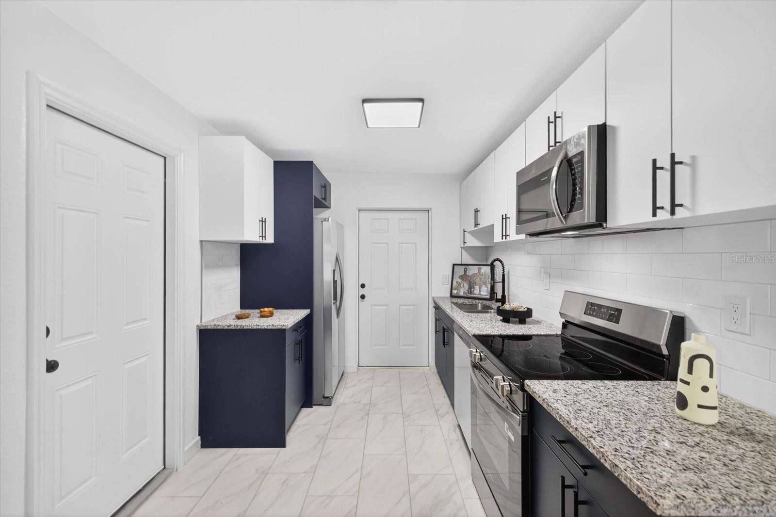 11111 MAHIN LN, RIVERVIEW, FL, 33578