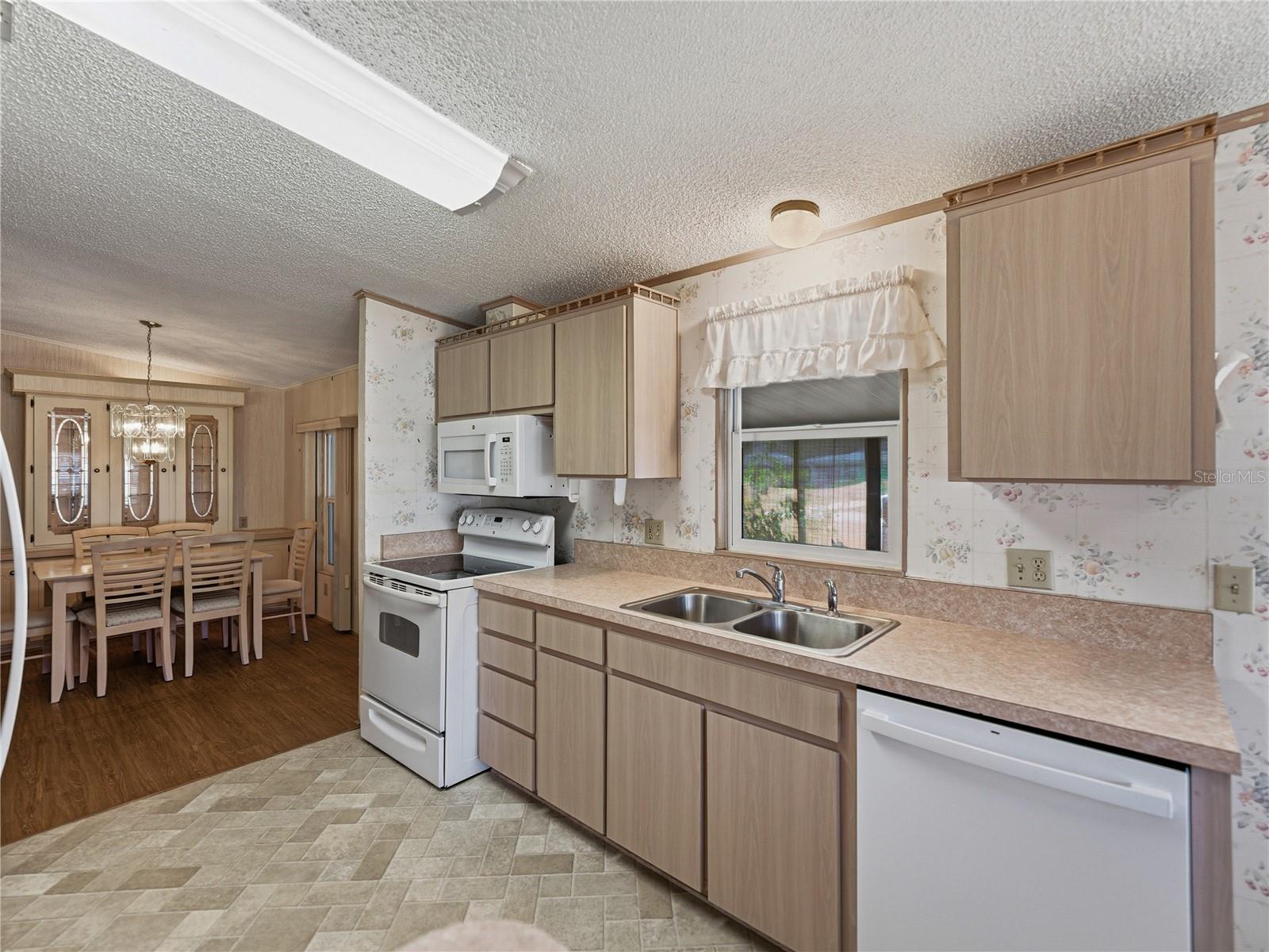 3822 DAMIAN DR, ZEPHYRHILLS, FL, 33541