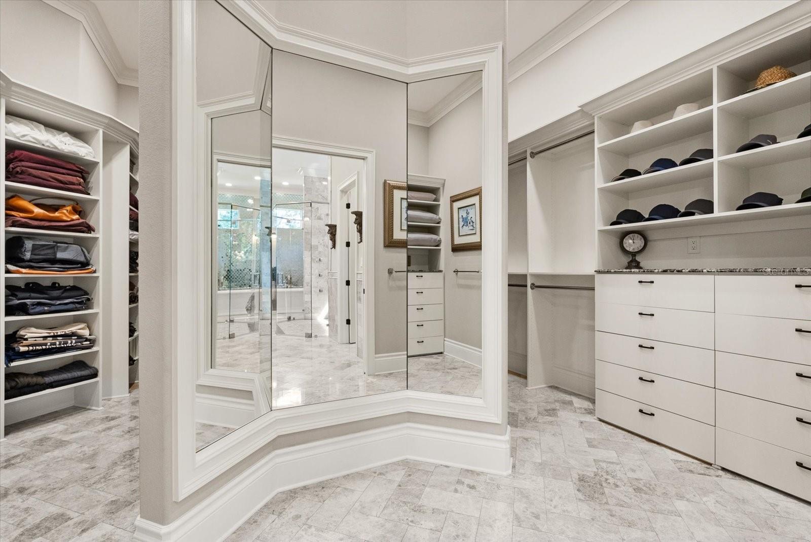 W7880161 Property Photo