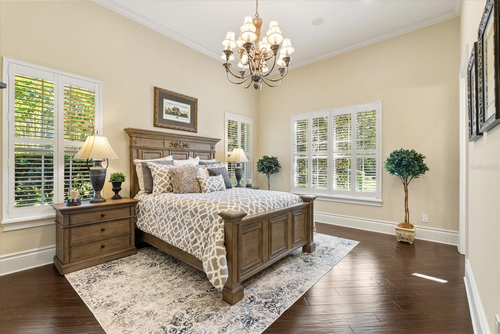 W7880161 Property Photo