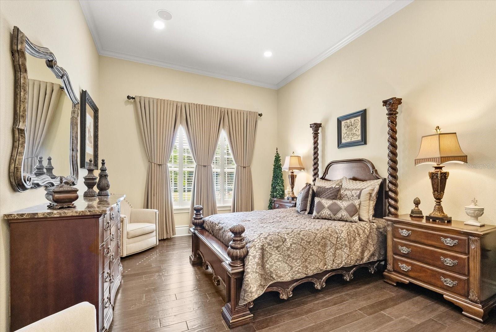 W7880161 Property Photo