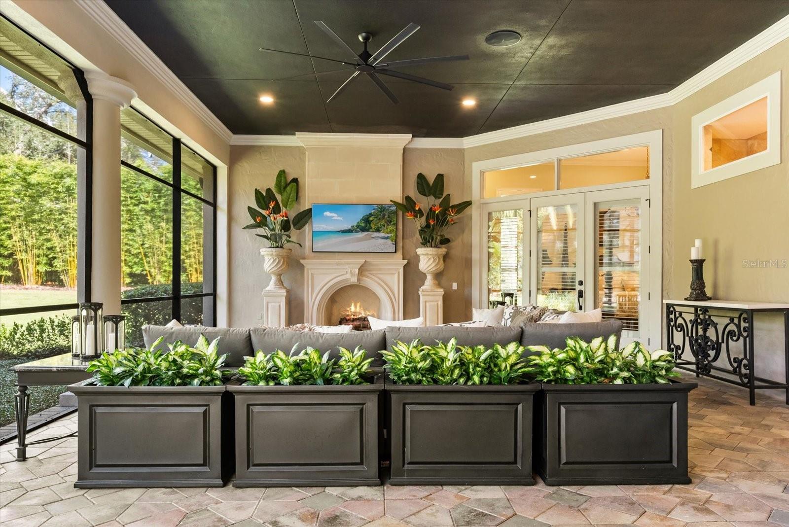 W7880161 Property Photo