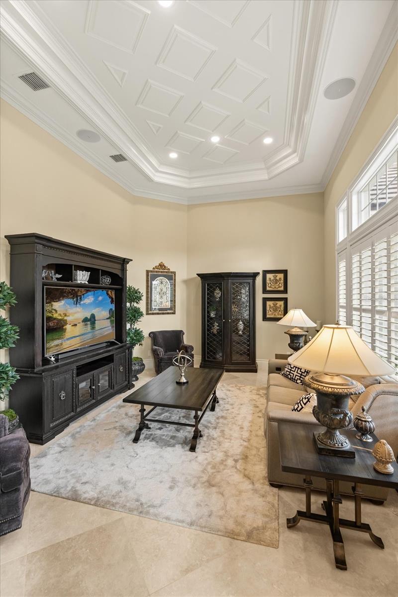 W7880161 Property Photo