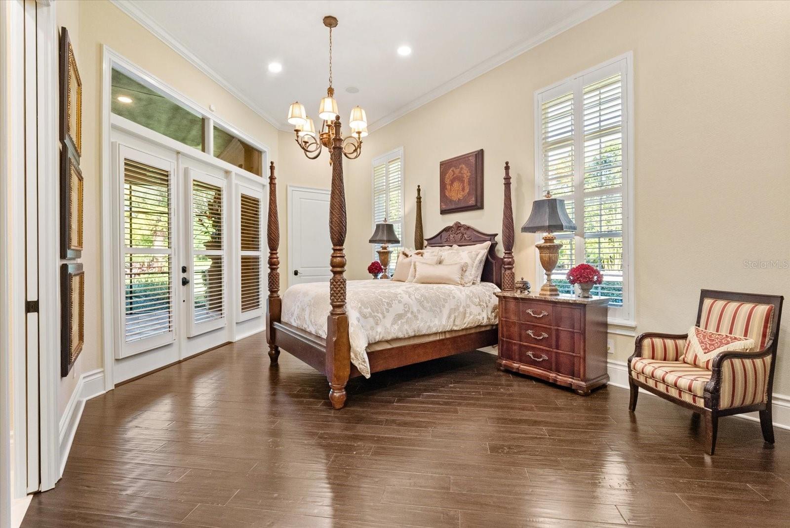 W7880161 Property Photo