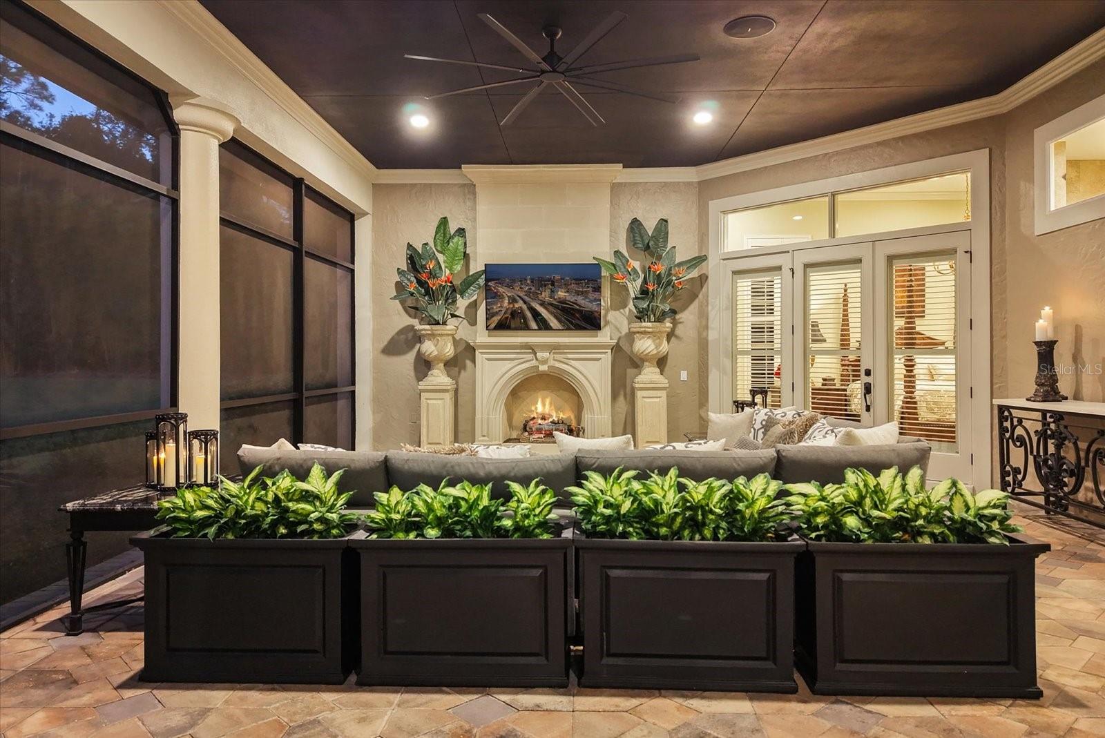 W7880161 Property Photo