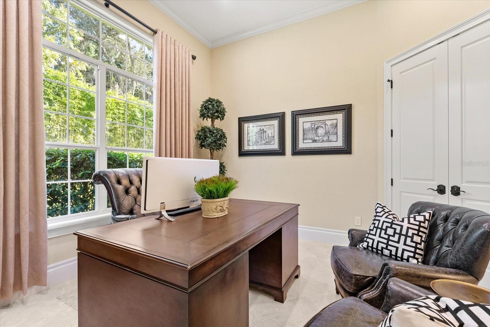 W7880161 Property Photo