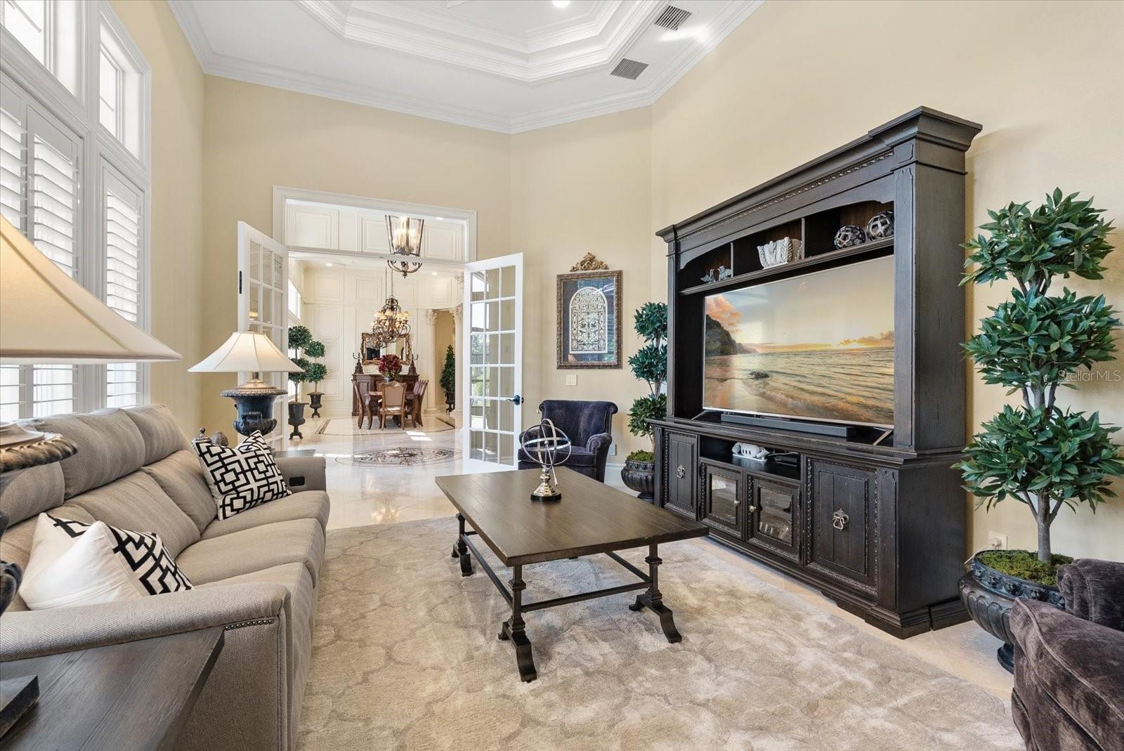 W7880161 Property Photo