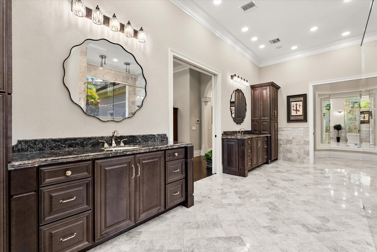 W7880161 Property Photo