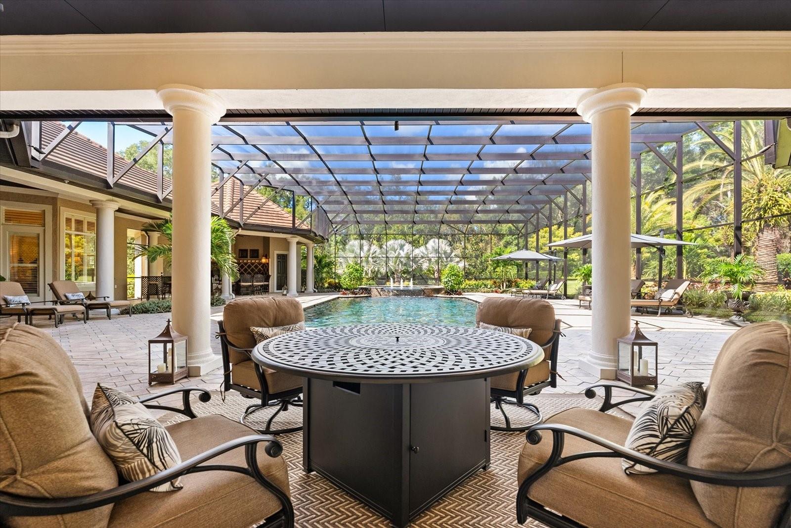 W7880161 Property Photo