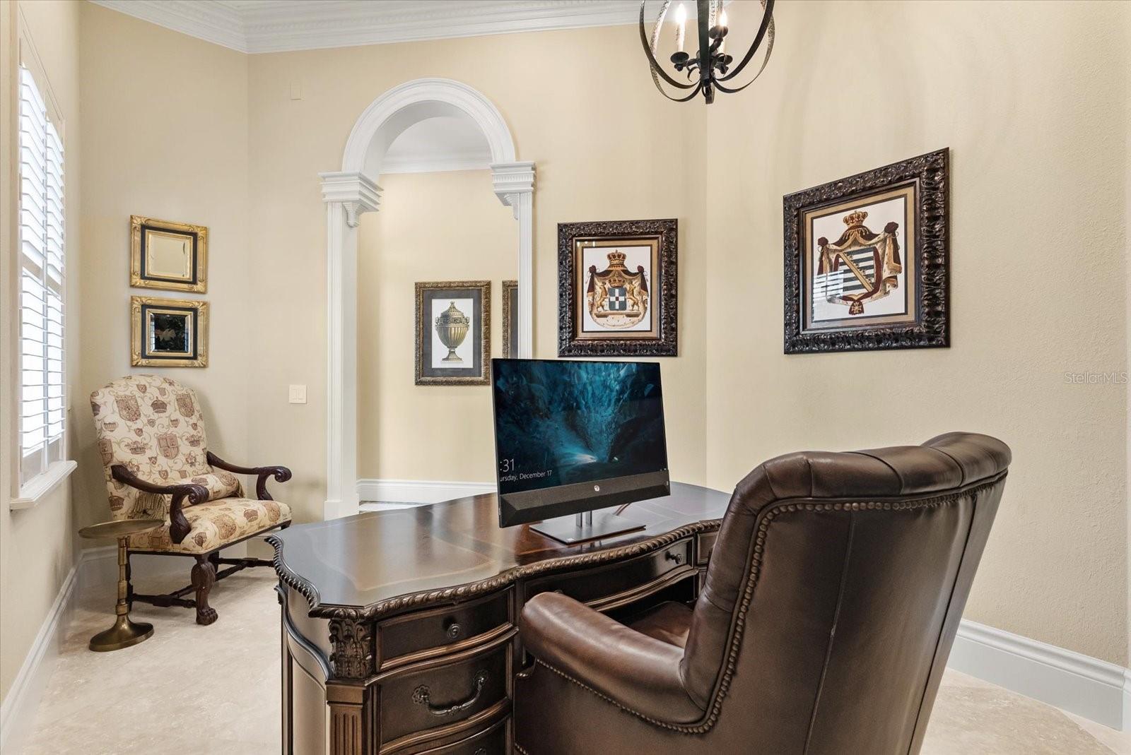 W7880161 Property Photo