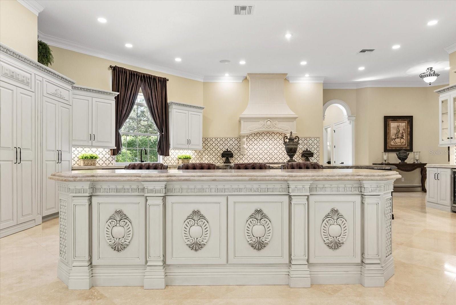 W7880161 Property Photo