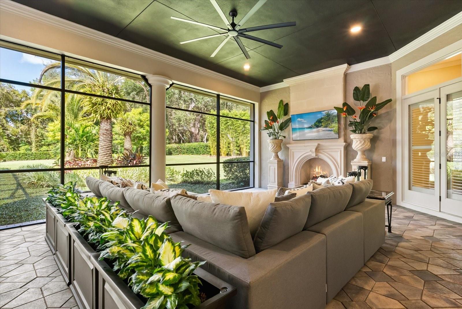 W7880161 Property Photo