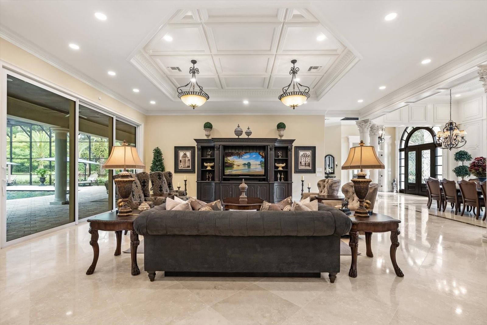 W7880161 Property Photo