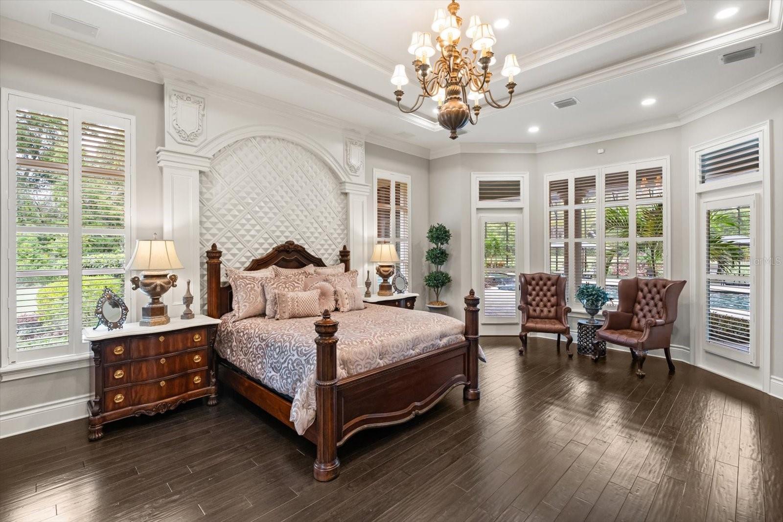 W7880161 Property Photo